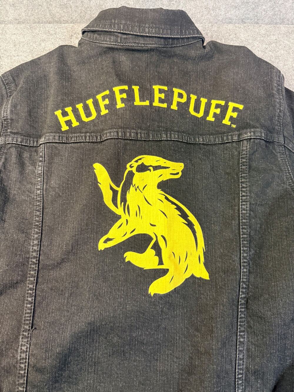 Official Harry Potter Hufflepuff Black Denim Jacket Large Women's Spellout